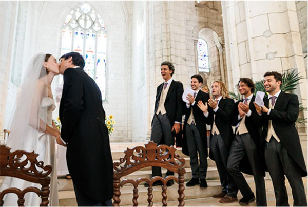 marine_poron_ernestine_et_sa_famille_eglise_mariage_luxe_paris_iledefrance